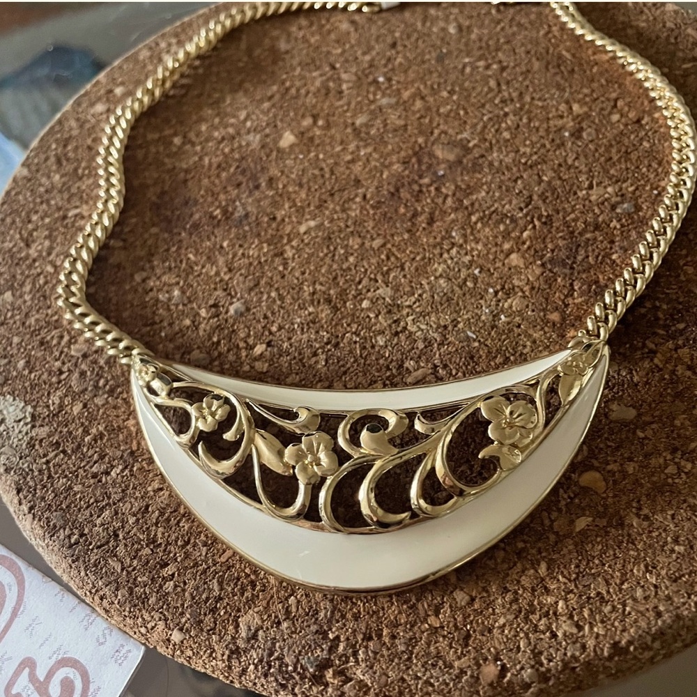 Trifari Golden Enamel Bib Necklace. Rare. EUC